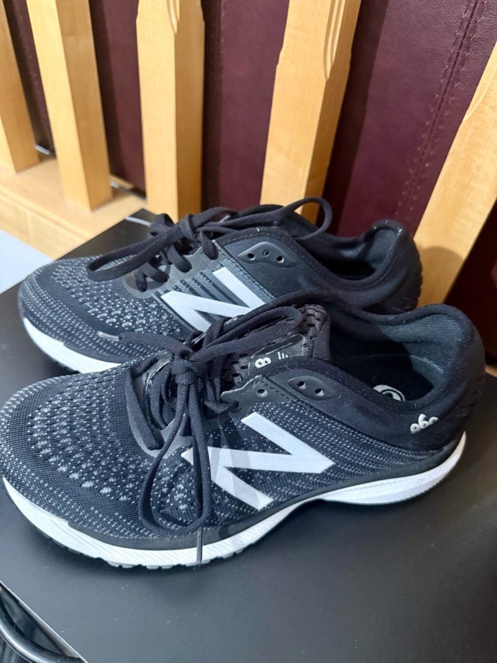 Very Good Condition New Balance 860v10 Performance Runners size W8